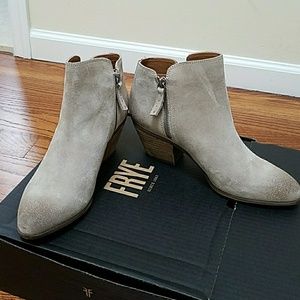 Frye Judith Zip Bootie Suede 8.5